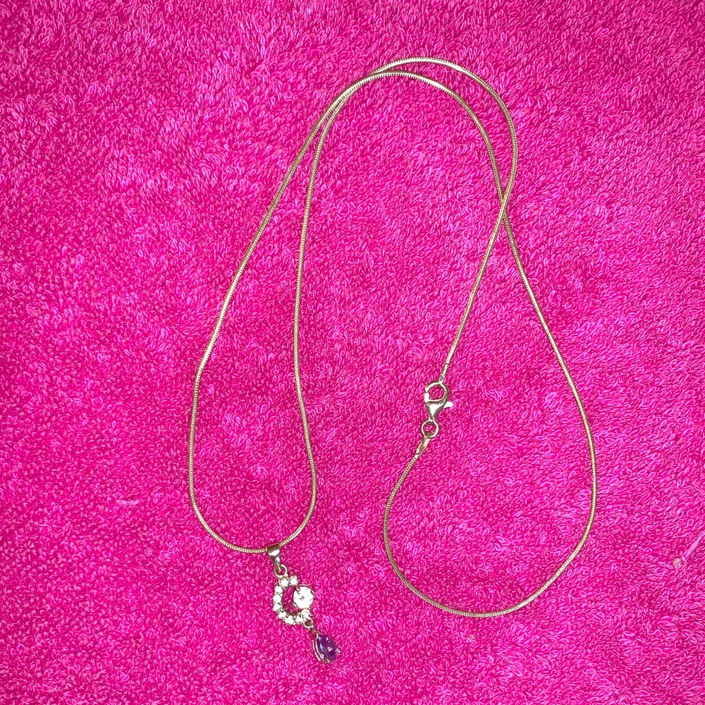 3/$20 🔆 Silver and purple fashion necklace